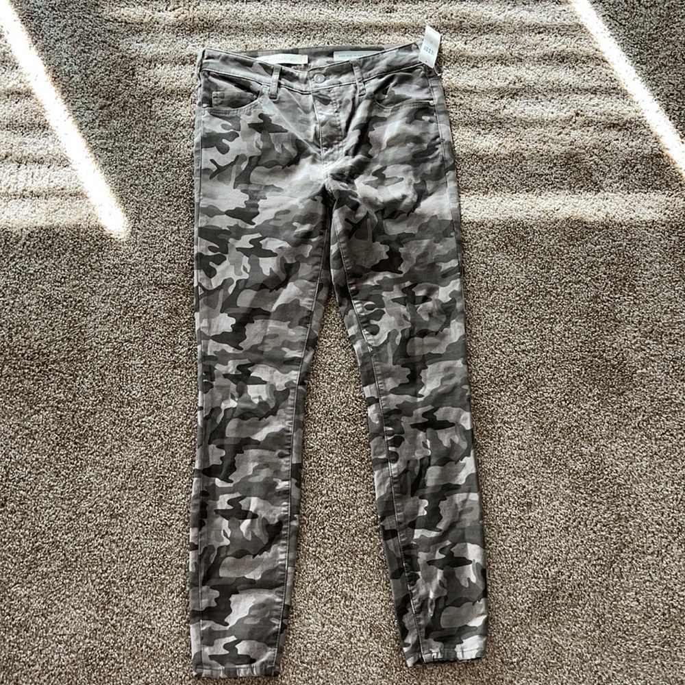 Anthropology pants size 27. NWT